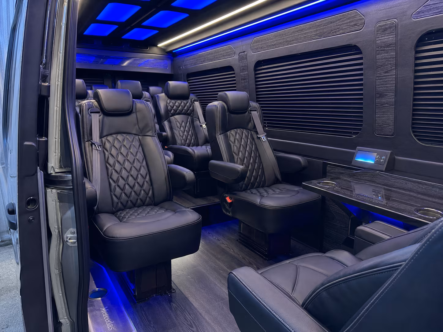book group transportation for your next corporate event 2