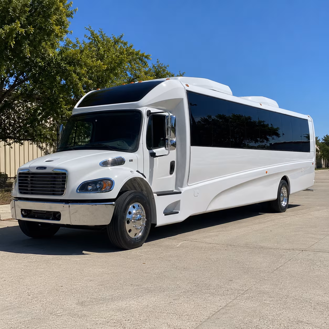 inglewood 35 passenger minibus