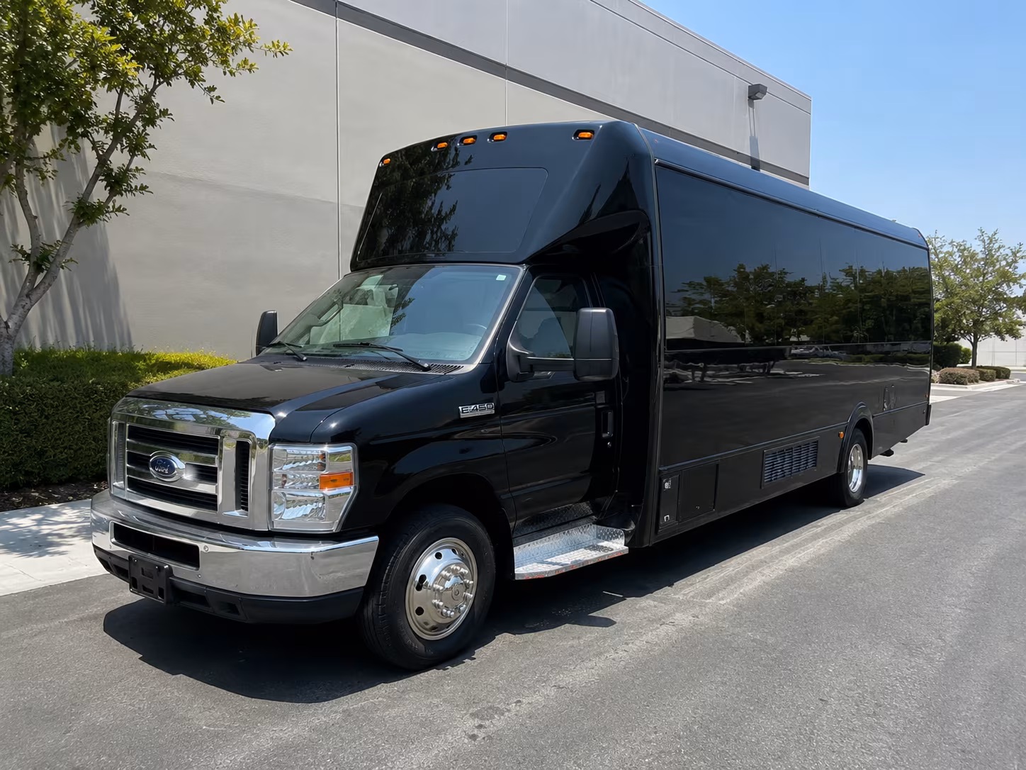 long distance fan buses from inglewood to away games and regional venues